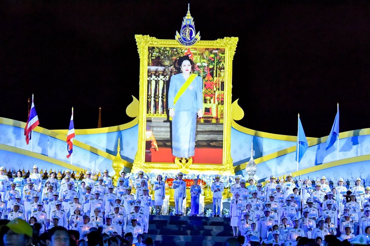 กรมชลฯ ร่วมจุดเทียนถวายพระพรชัยมงคล สมเด็จพระนางเจ้าสิริกิติ์ พระบรมราชินีนาถ พระบรมราชชนนีพันปีหลวง