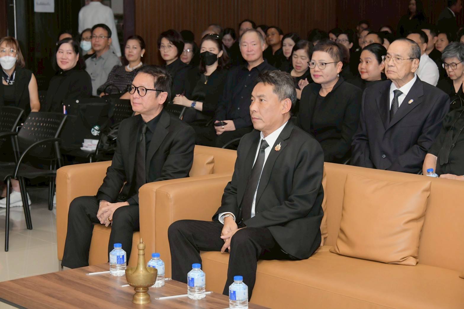 คณะผู้บริหาร ชป.ร่วมฟังสวดพระอภิธรรมศพคุณพ่อกฤษฎา สุทธิพิศาล 