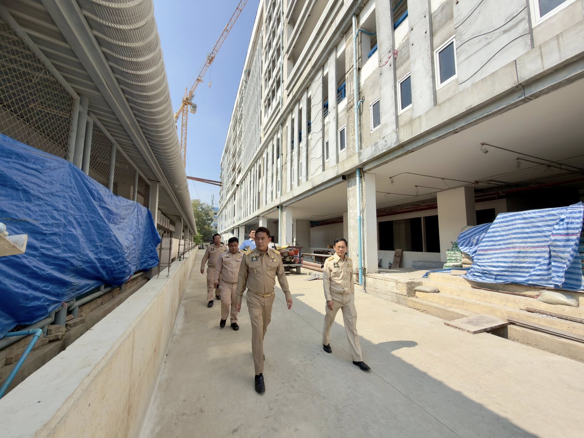 อธิบดีฯ ลงพื้นที่ติดตามความคืบหน้าโครงการก่อสร้างอาคารจอดรถ กรมชลประทาน สามเสน