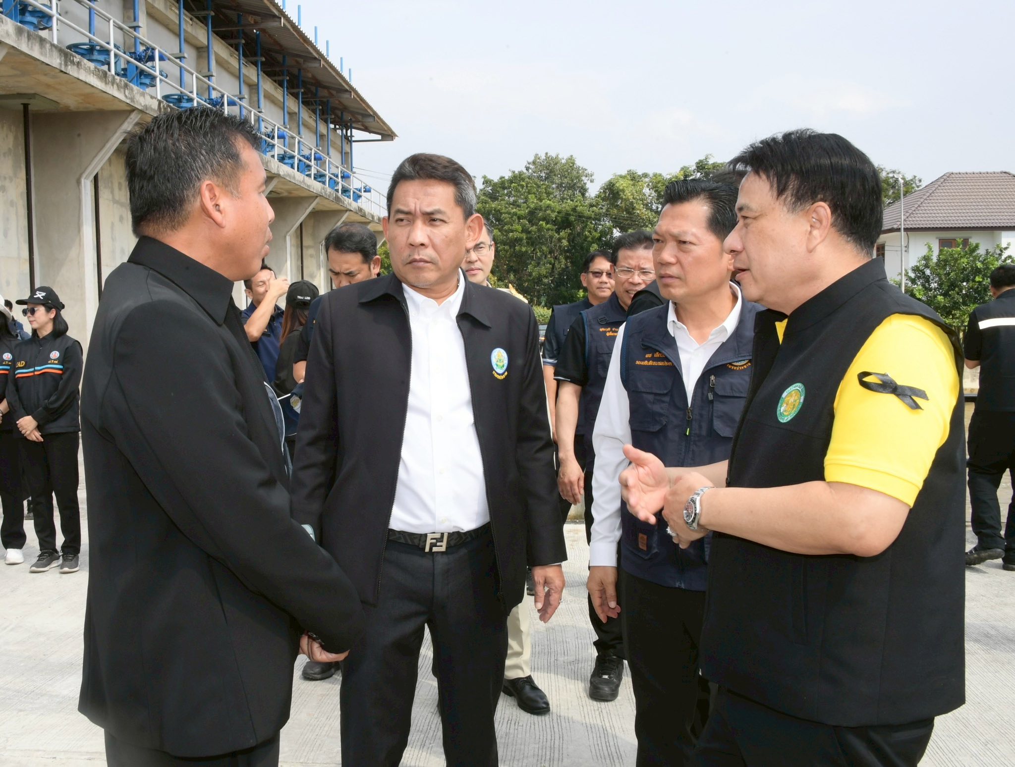 รมช. “นเรศ” ลงพื้นที่ติดตามน้ำท่วมเจ้าพระยา เร่งบูรณาการช่วยเหลือประชาชน 