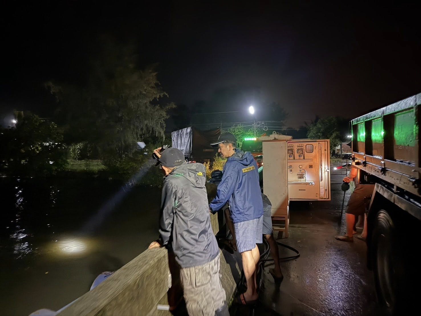 ฝนเริ่มลด หาดใหญ่เริ่มคลี่คลาย เดินหน้าเร่งระบายน้ำลดผลกระทบ