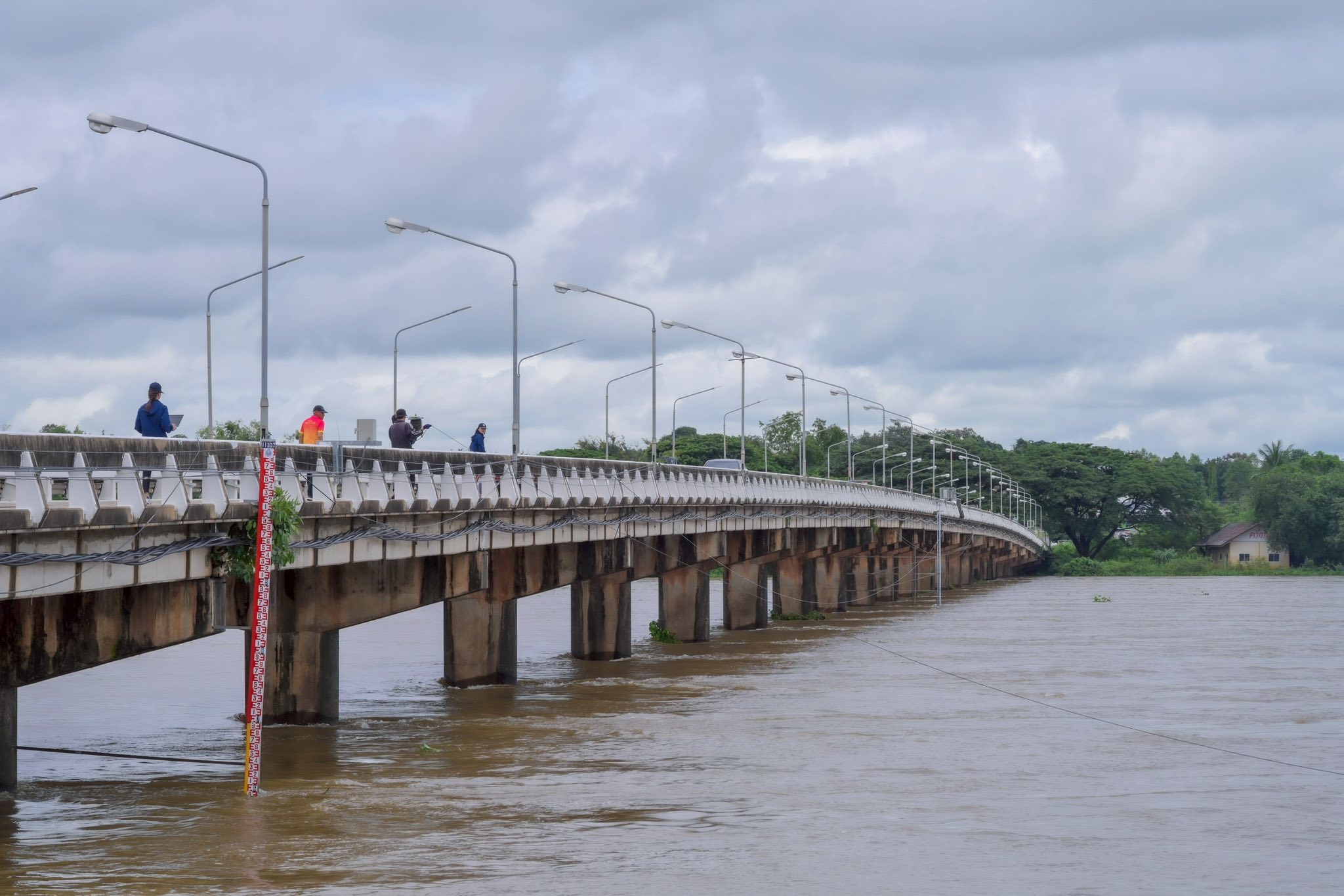 สชป.7 ลงพื้นที่วางแนวทางการบริหารจัดการน้ำ พร้อมรับมือสถานการณ์น้ำ ปี 2568