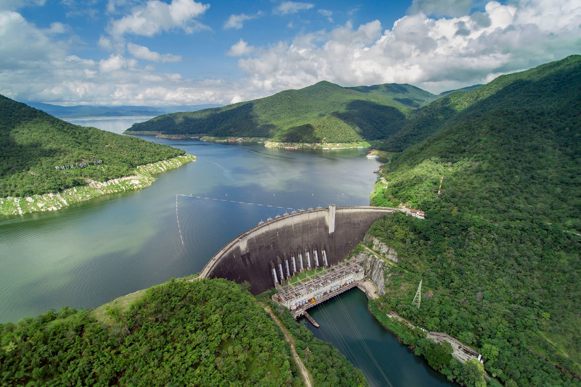กรมชลฯ ติดตามสถานการณ์น้ำใกล้ชิด คุมระบายน้ำสมดุล ลดผลกระทบประชาชน