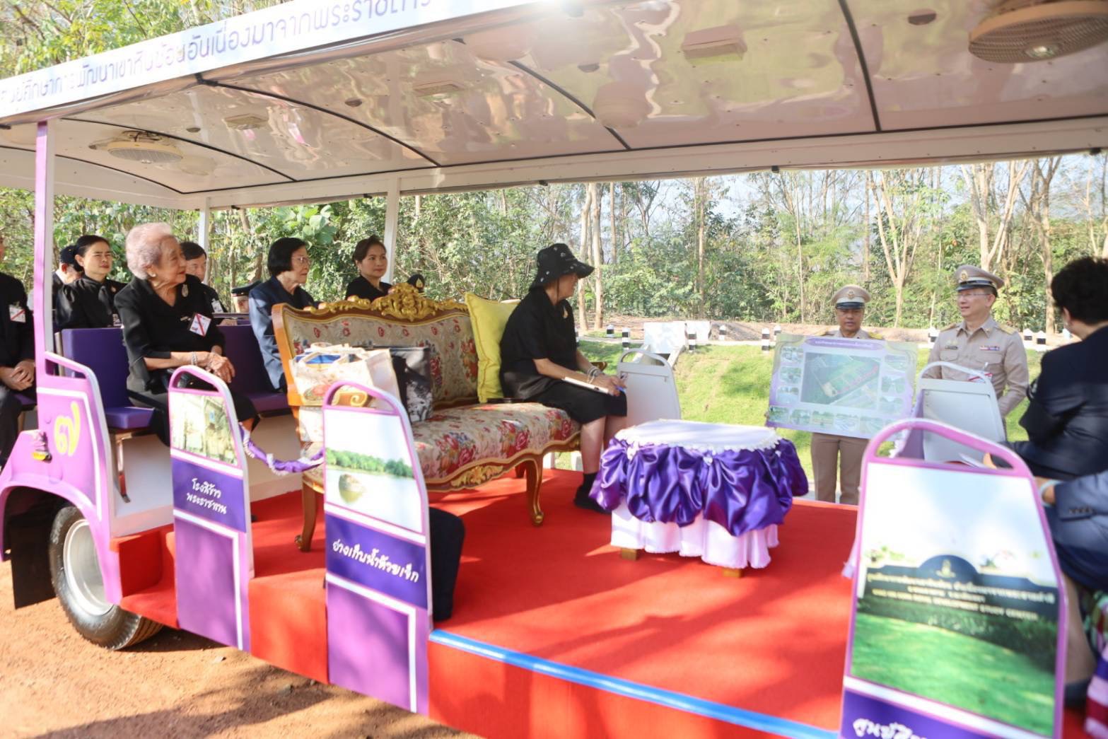 สมเด็จพระกนิษฐาธิราชเจ้า กรมสมเด็จพระเทพรัตนราชสุดา ฯ สยามบรมราชกุมารี เสด็จพระราชดำเนินไปทอดพระเนตรความก้าวหน้าการดำเนินงานของสำนักวิชาเกษตรนวัต สถาบันเทคโนโลยีจิตรลดา จ.ระยอง